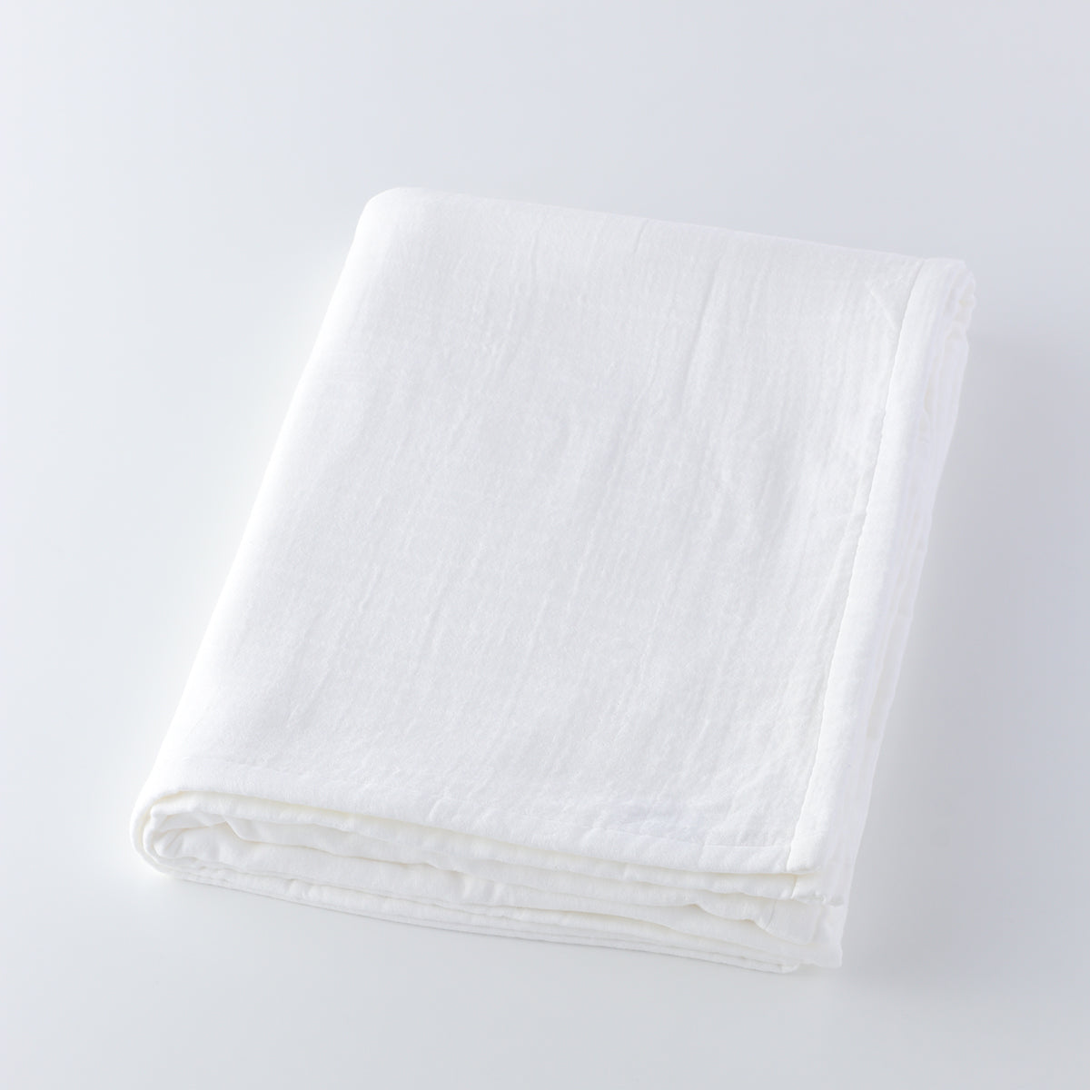 Marshmallow Gauze throw in White