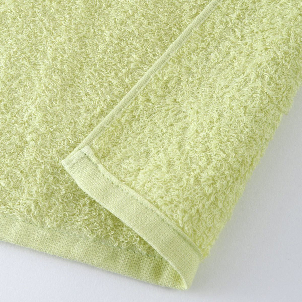 Oboro Towel Japanese Traditional Colours guest towel in Wakakusa (Young Grass)