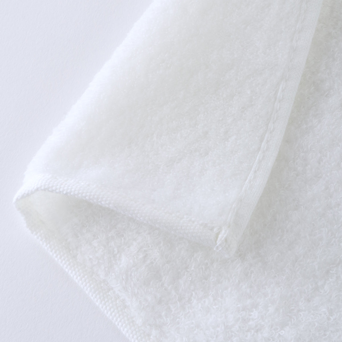 Airy Touch towel handkerchief in White