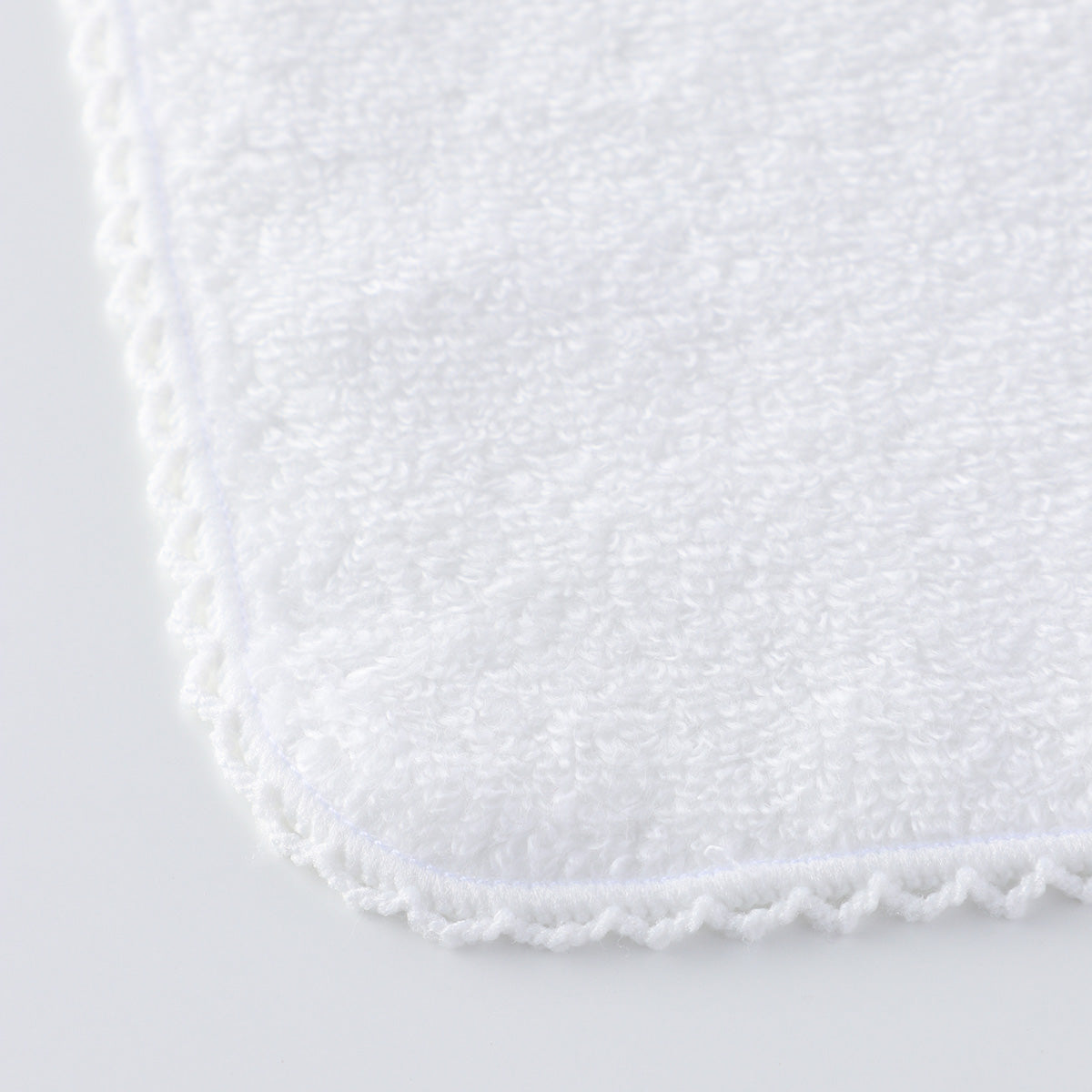 Fuwafuwa Color towel handkerchief in White