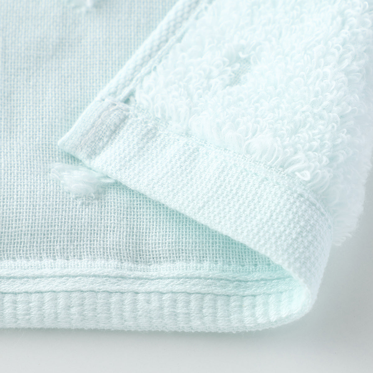 Fuwafuwa Gauze Dot guest towel in Blue
