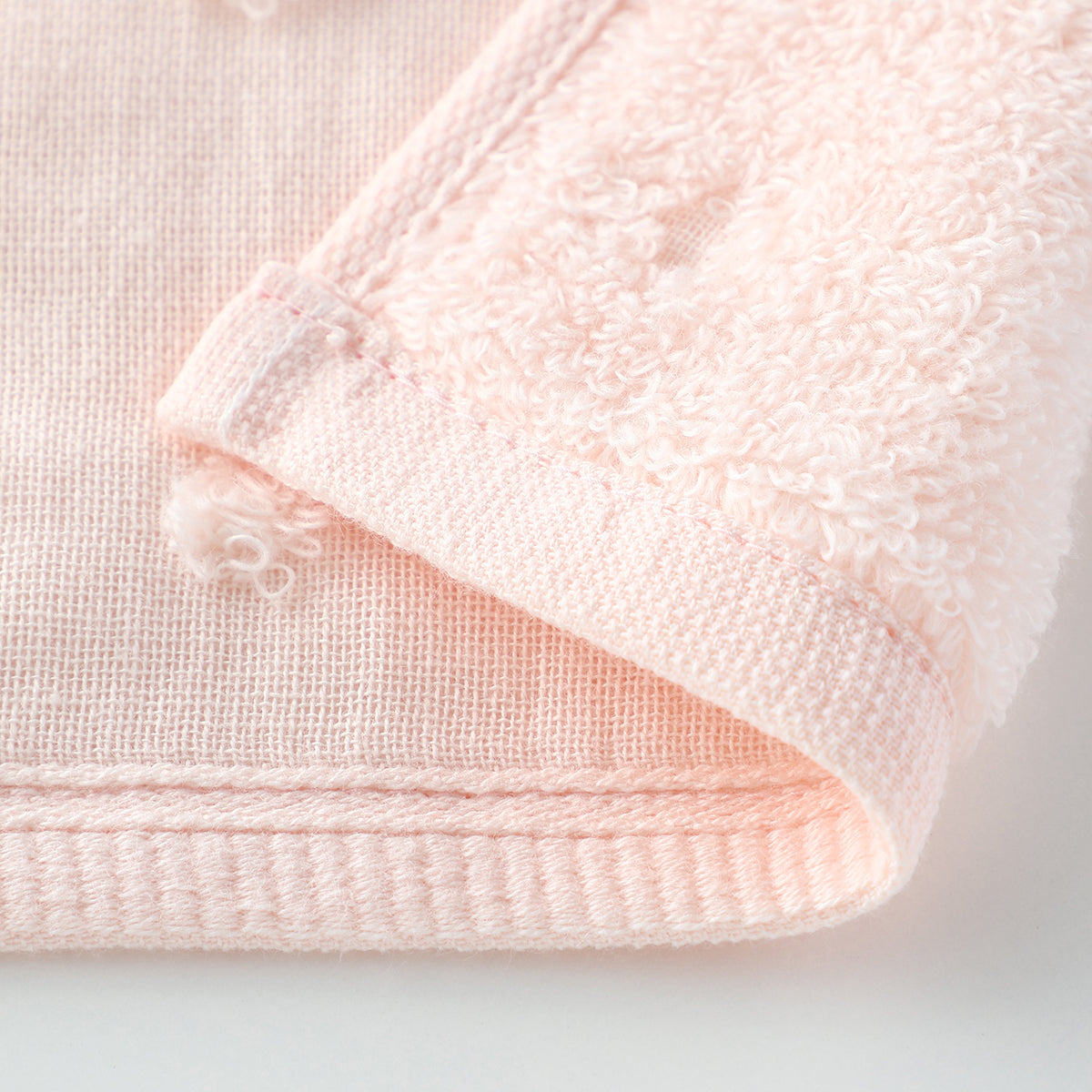 Fuwafuwa Gauze Dot guest towel in Pink