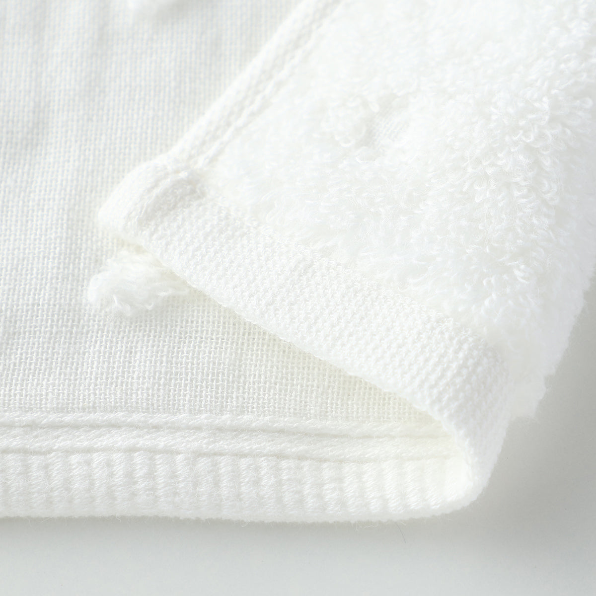 Fuwafuwa Gauze Dot guest towel in White