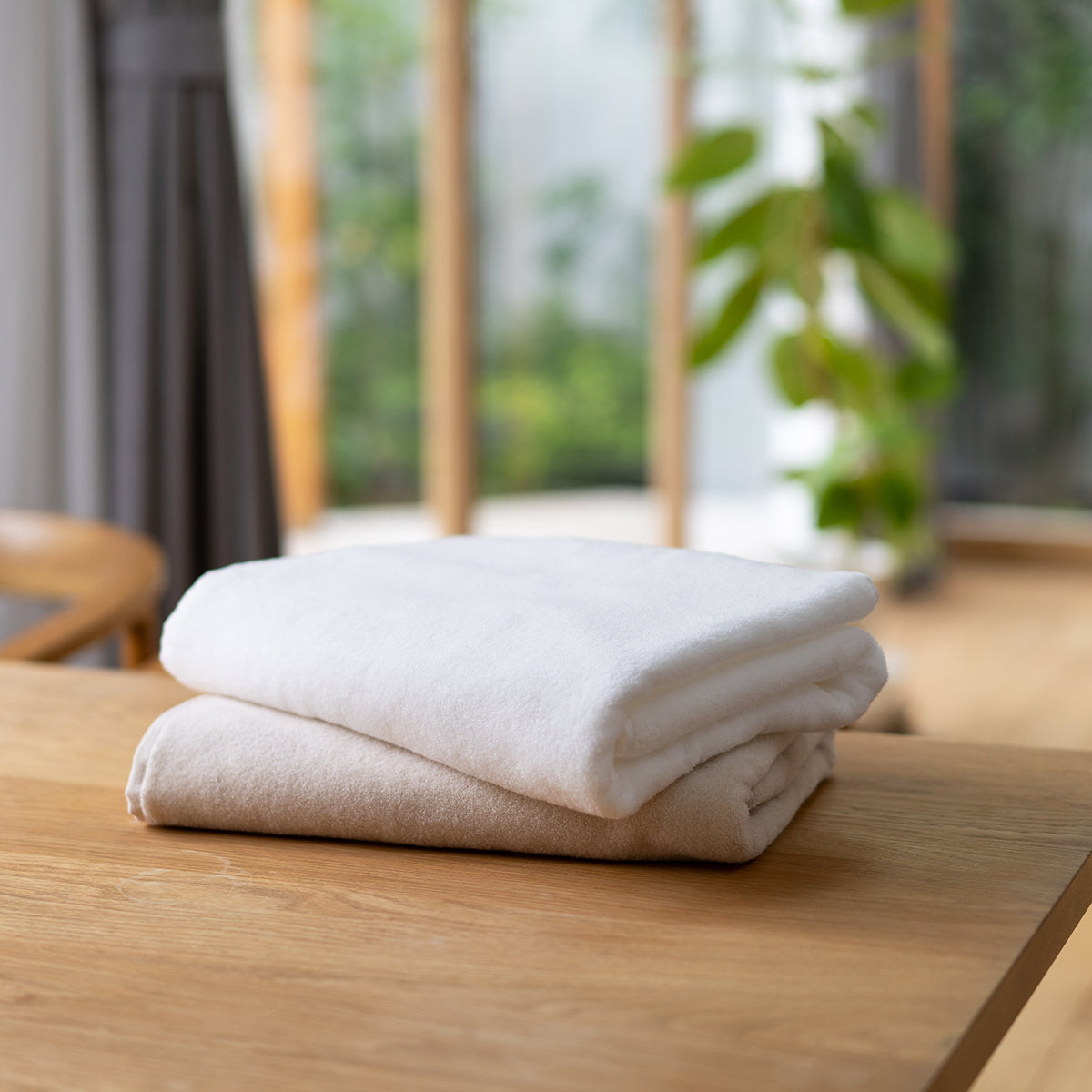 Beauty Skincare bath towel in Milk White