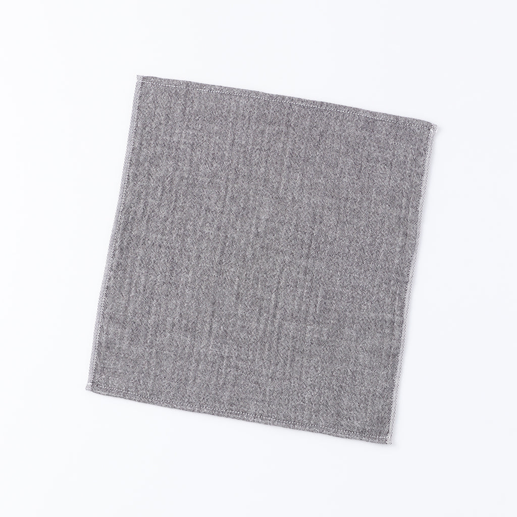 Marshmallow Puff Gauze guest towel in Dark Grey