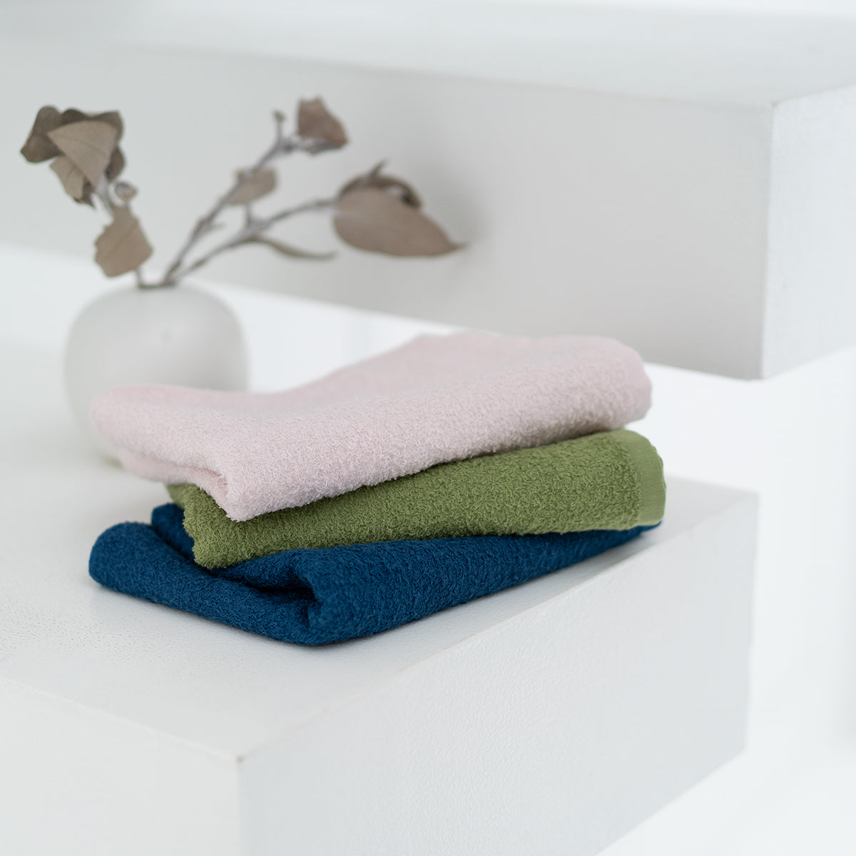 Oboro Towel Japanese Traditional Colours bath towel in Usubeni (Light Crimson)