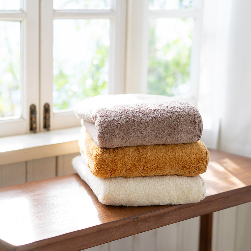 Shiawase Towel bath towel in Latte