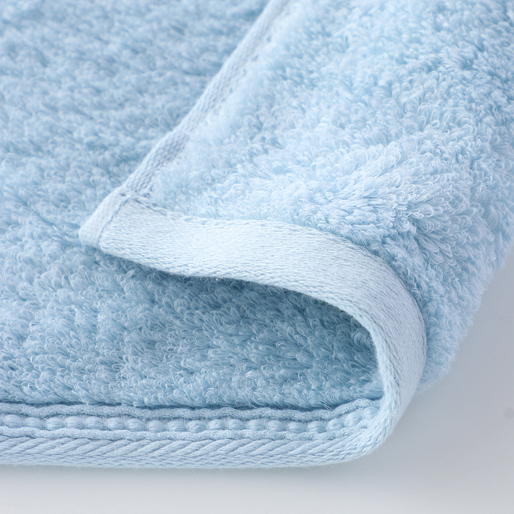 Shiawase Towel bath towel in Sky