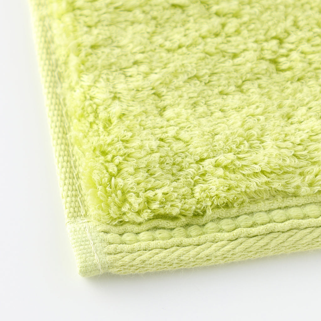 Shiawase Towel bath towel in Leaf