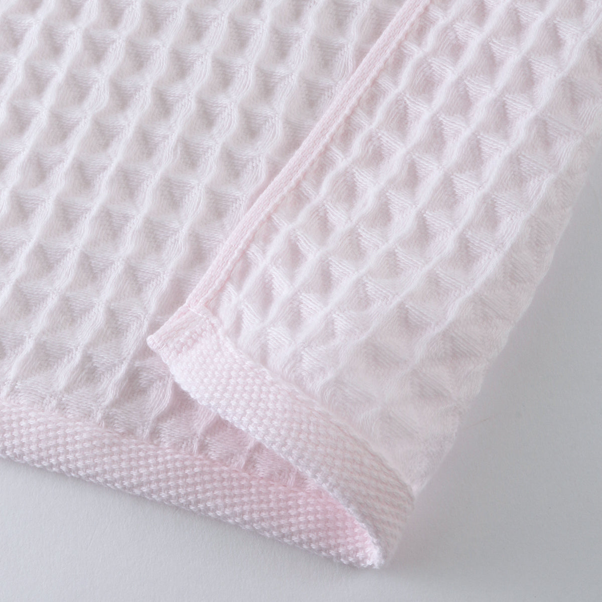 Air Waffle face towel in Pink