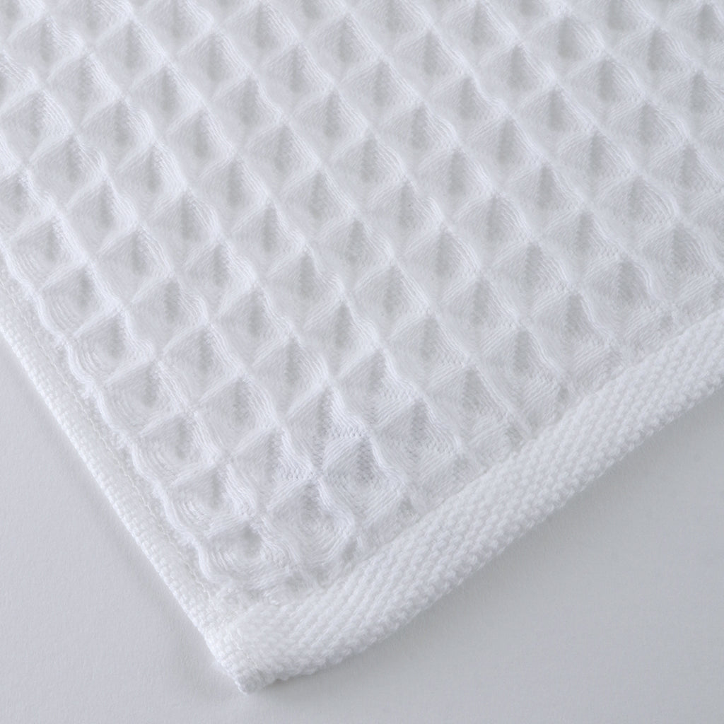 Air Waffle face towel in White