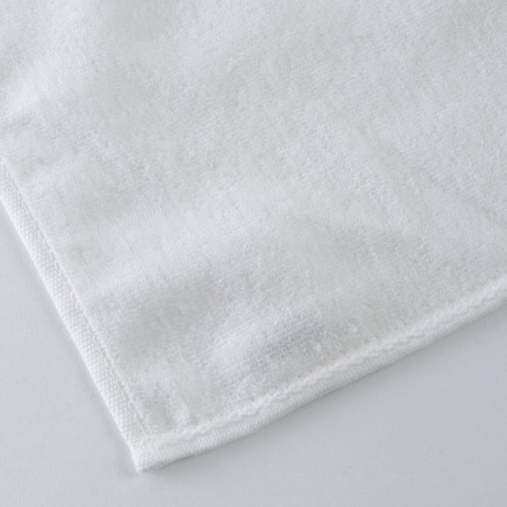 Airy Touch face towel in White