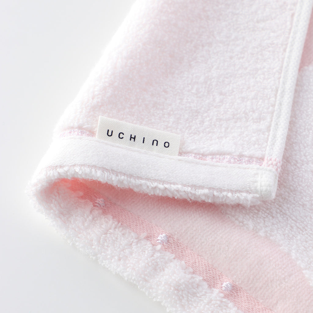 Fuwafuwa Bunny face towel in Light Pink