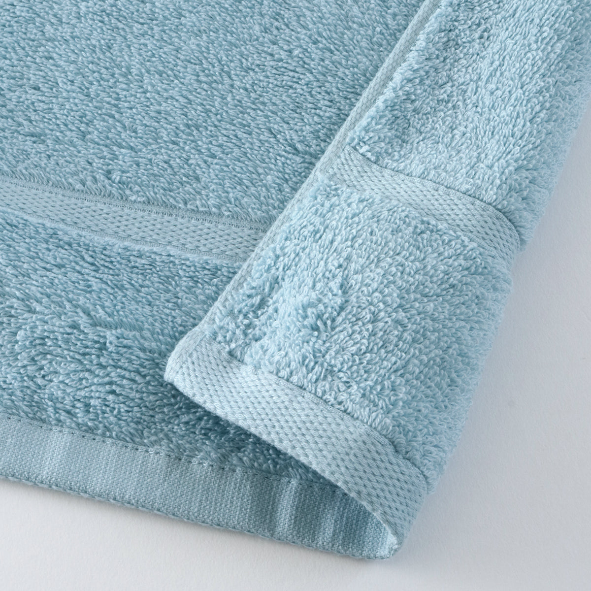 Quick Dry Tint small bath towel in Blue