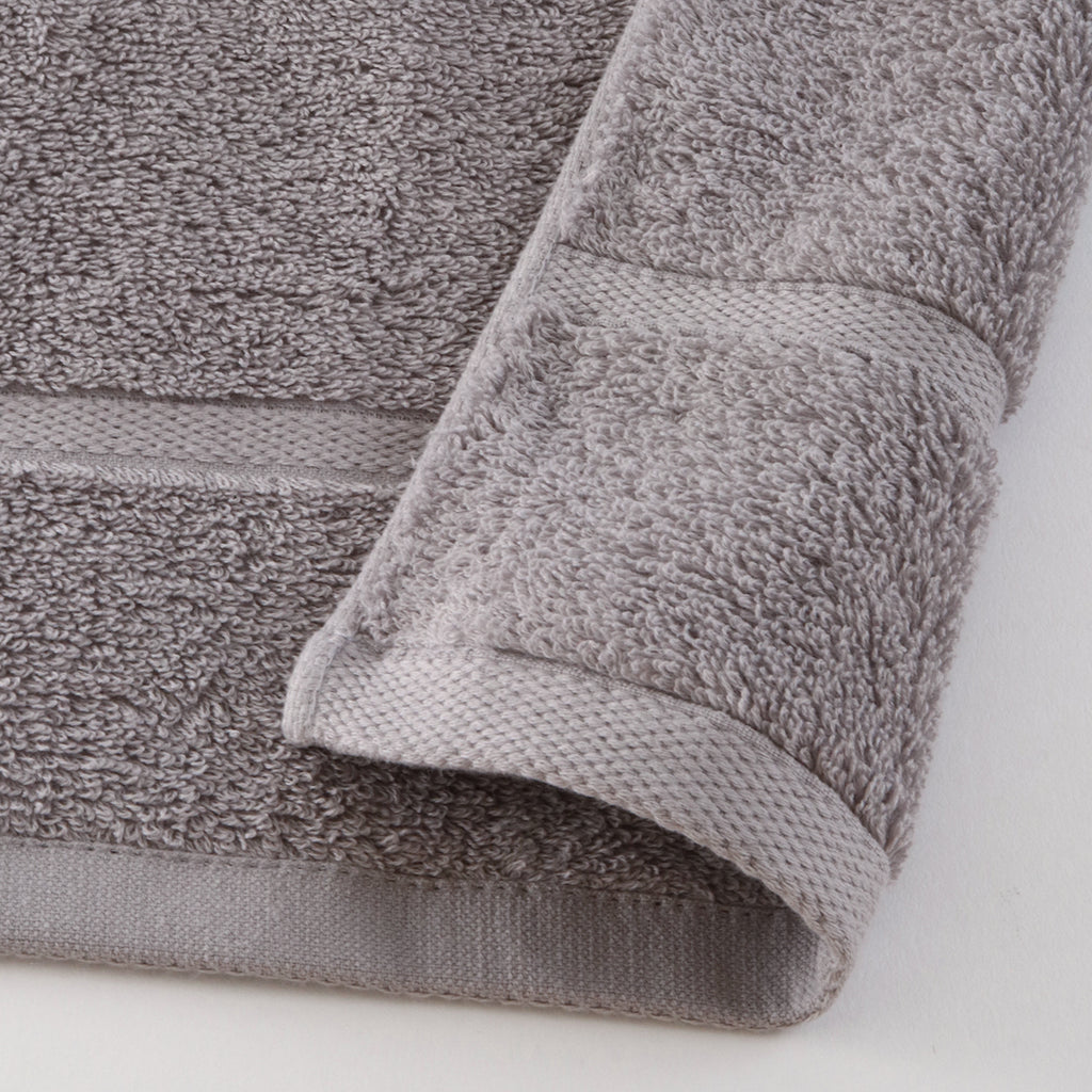Quick Dry Tint small bath towel in Grey