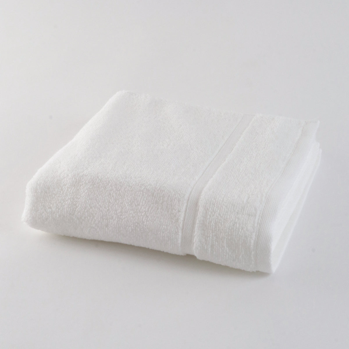 Quick Dry Tint small bath towel in White