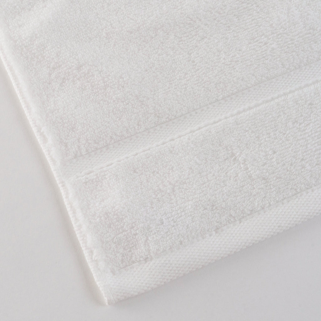 Quick Dry Tint small bath towel in White