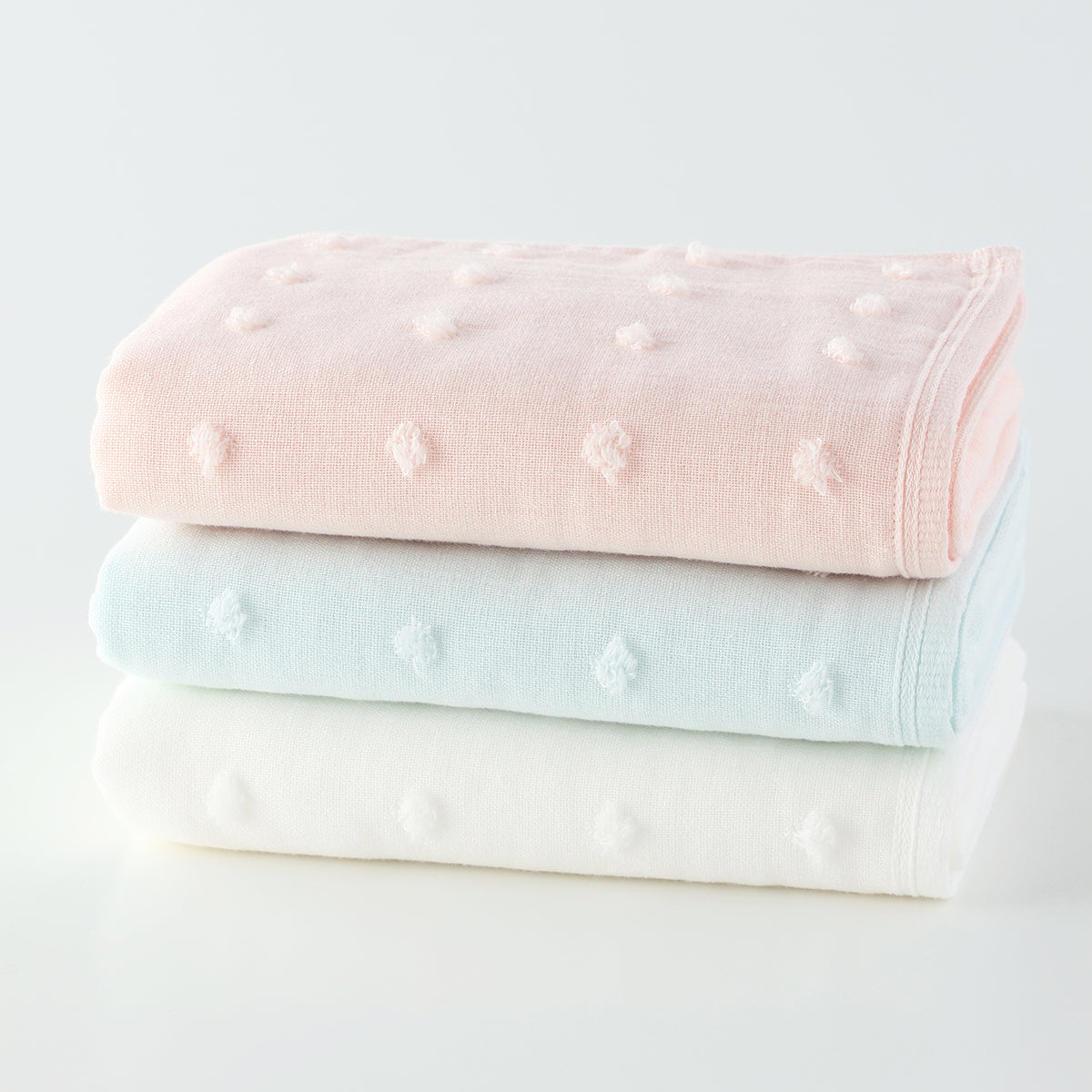 Fuwafuwa Gauze Dot face towel in Blue