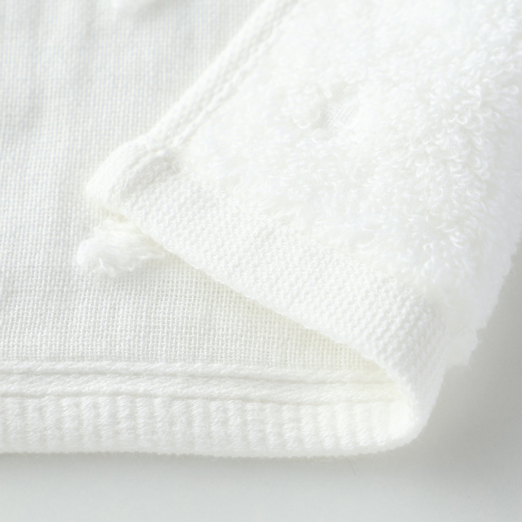 Fuwafuwa Gauze Dot face towel in White