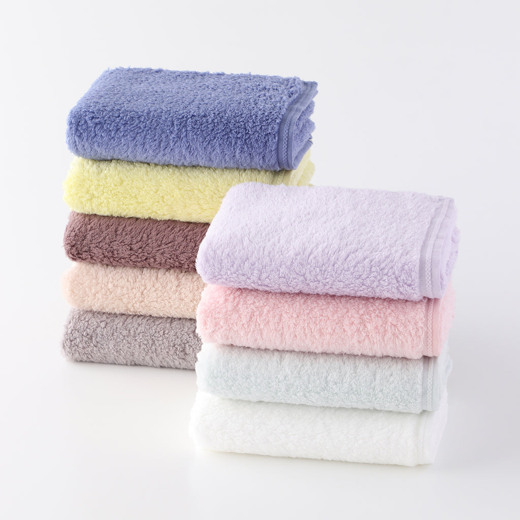 Super Marshmallow face towel in Beige