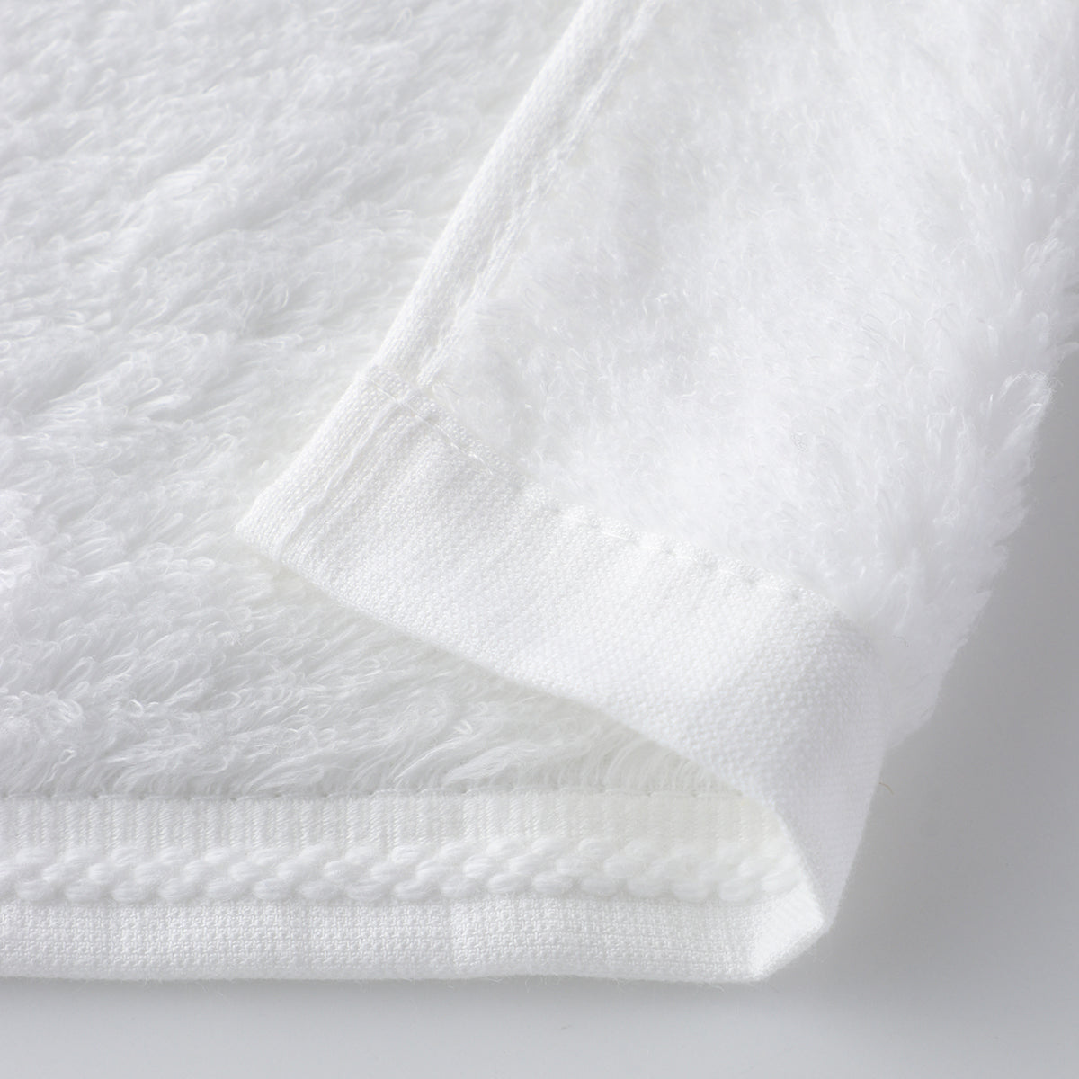Super Marshmallow face towel in White