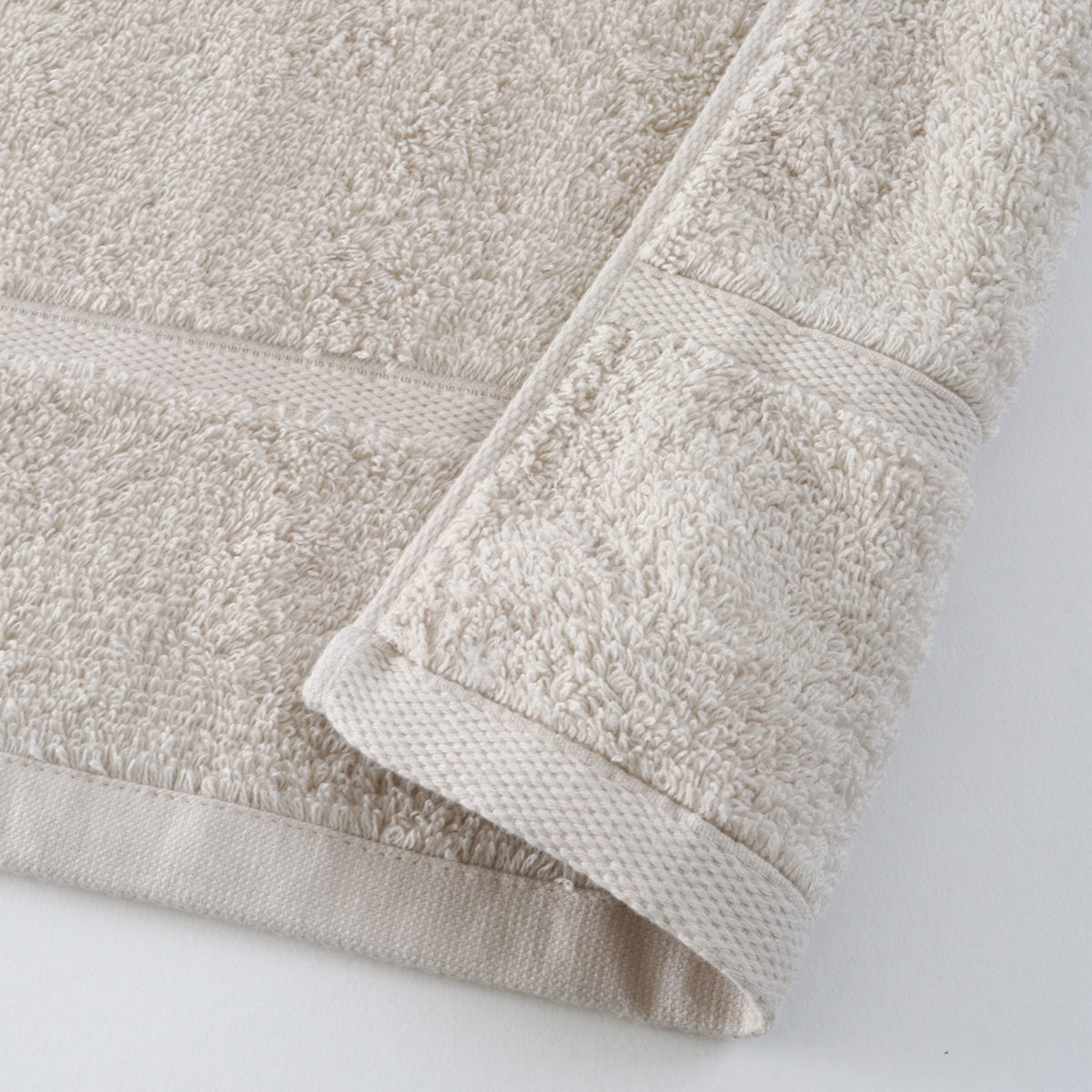 Quick Dry Tint bath towel in Beige