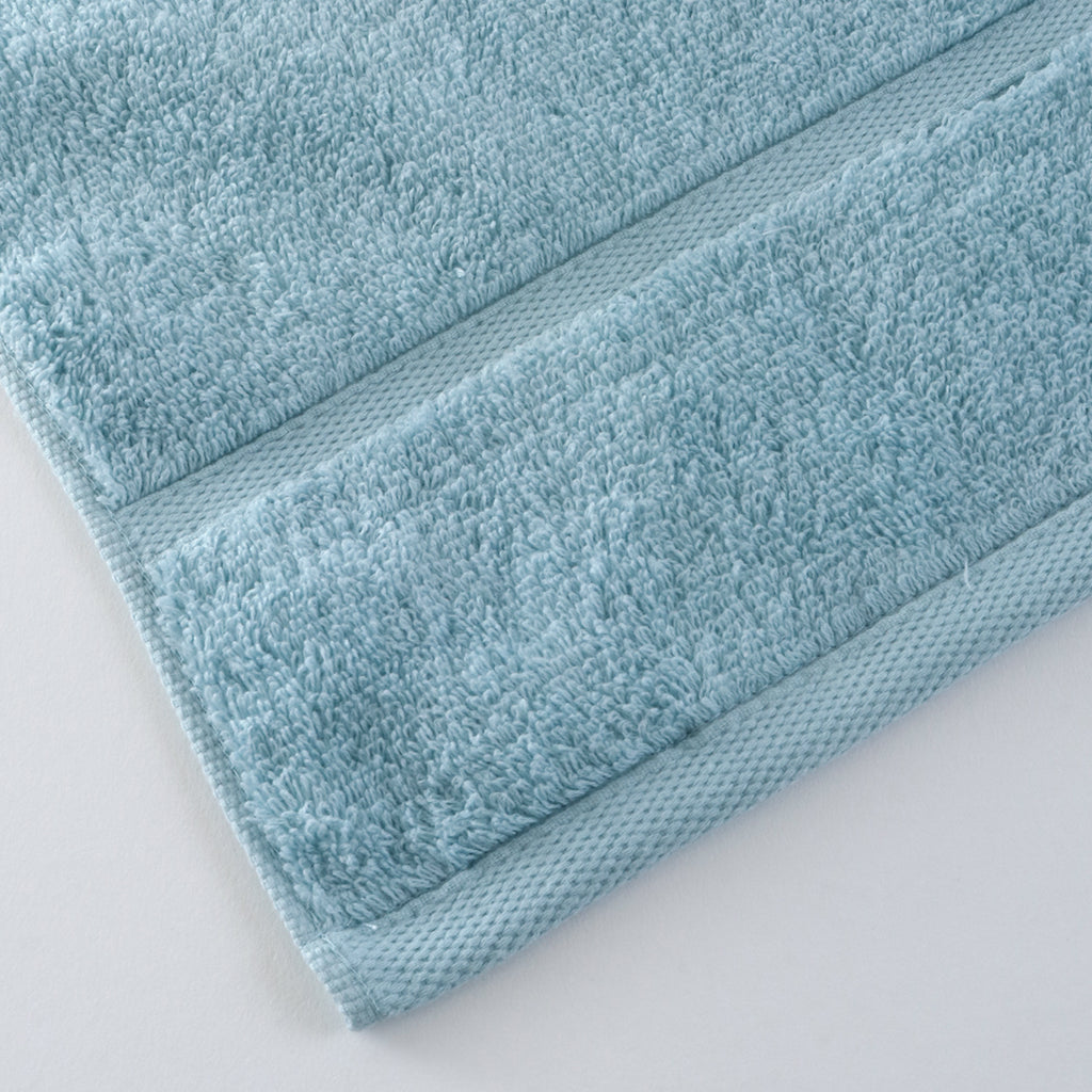 Quick Dry Tint bath towel in Blue
