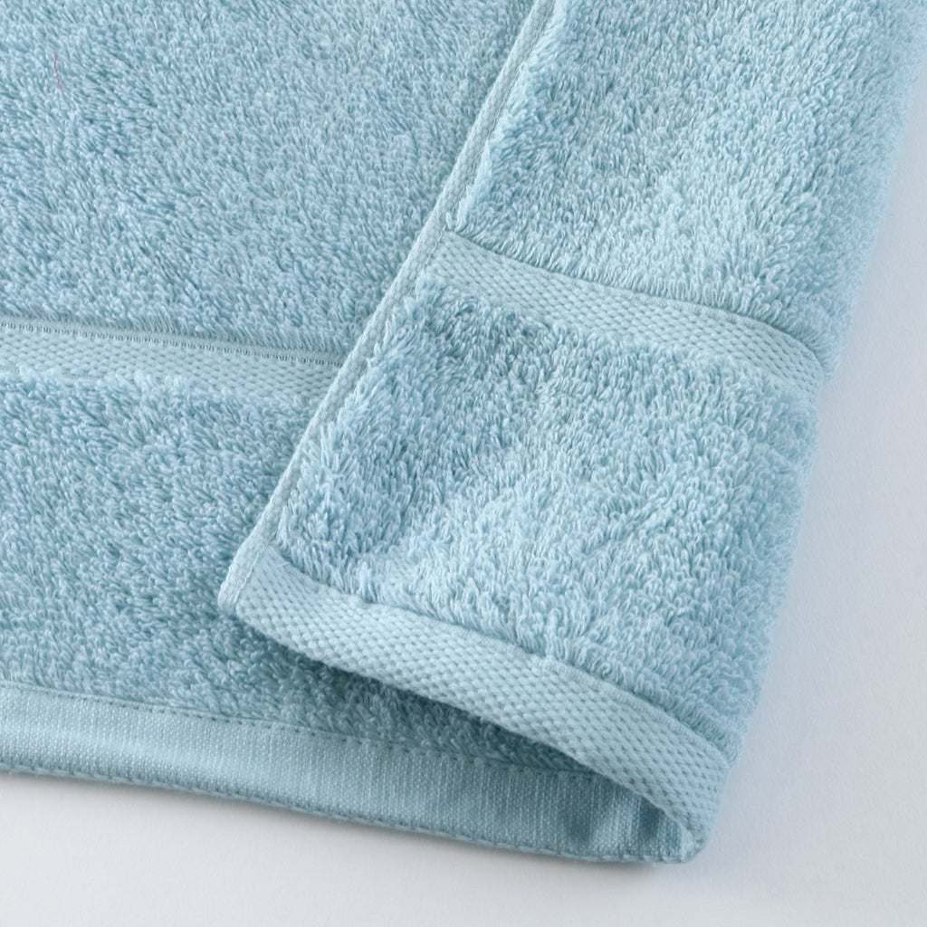 Quick Dry Tint bath towel in Blue