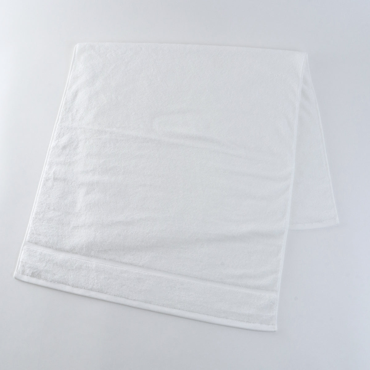 Quick Dry Tint bath towel in White