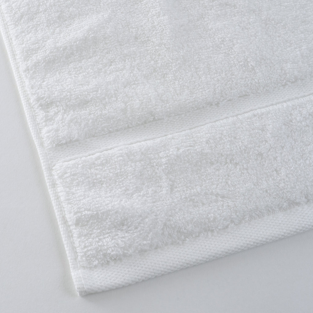 Quick Dry Tint bath towel in White