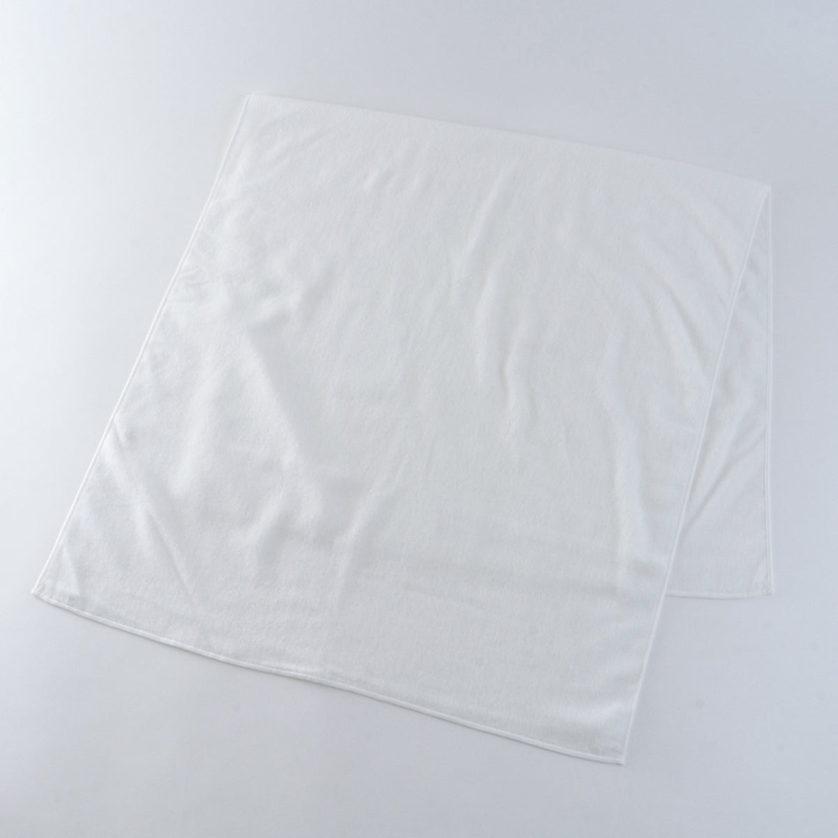 Airy Touch bath towel in White