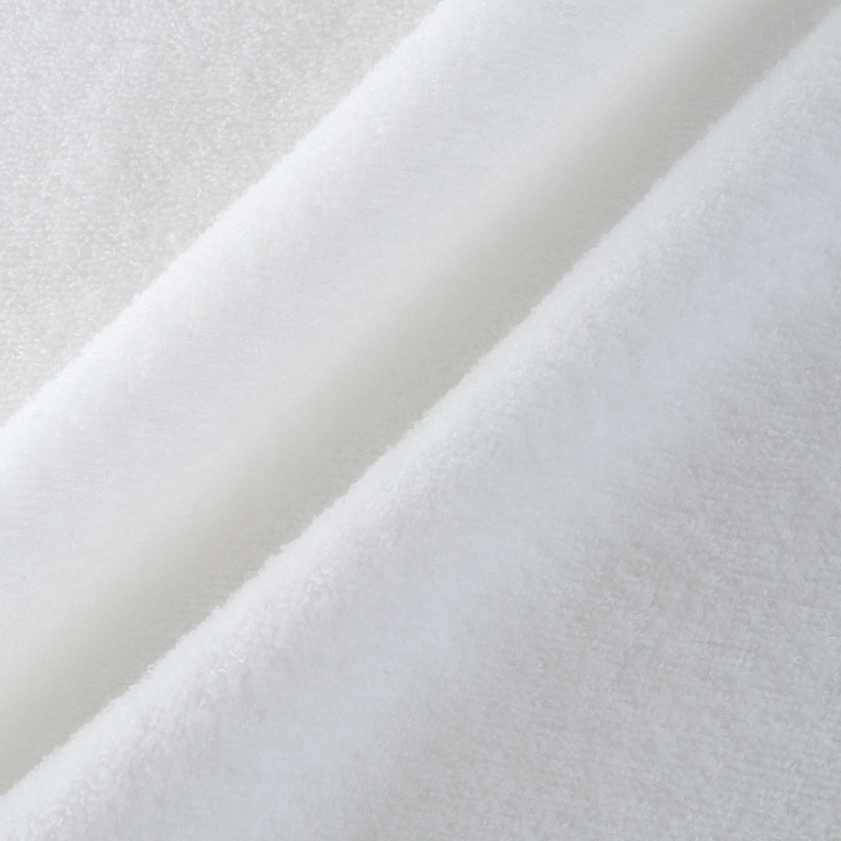 Airy Touch bath towel in White