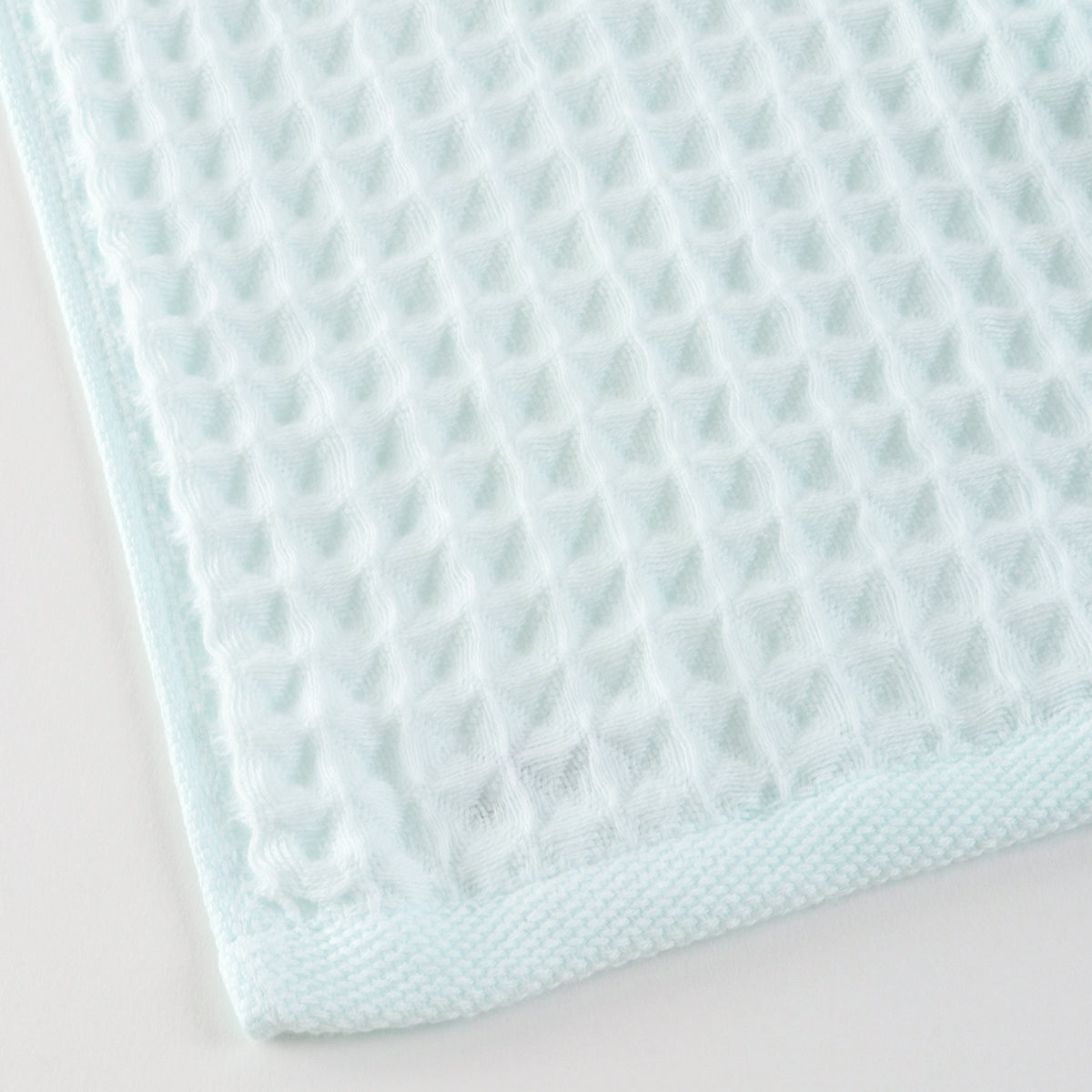 Air Waffle bath towel in Blue