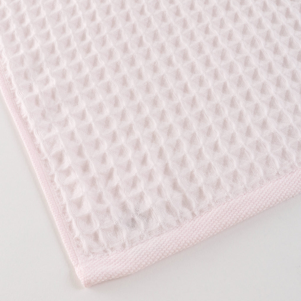 Air Waffle bath towel in Pink