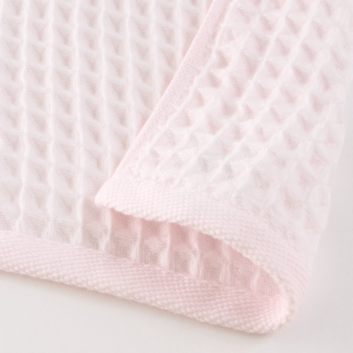Air Waffle bath towel in Pink
