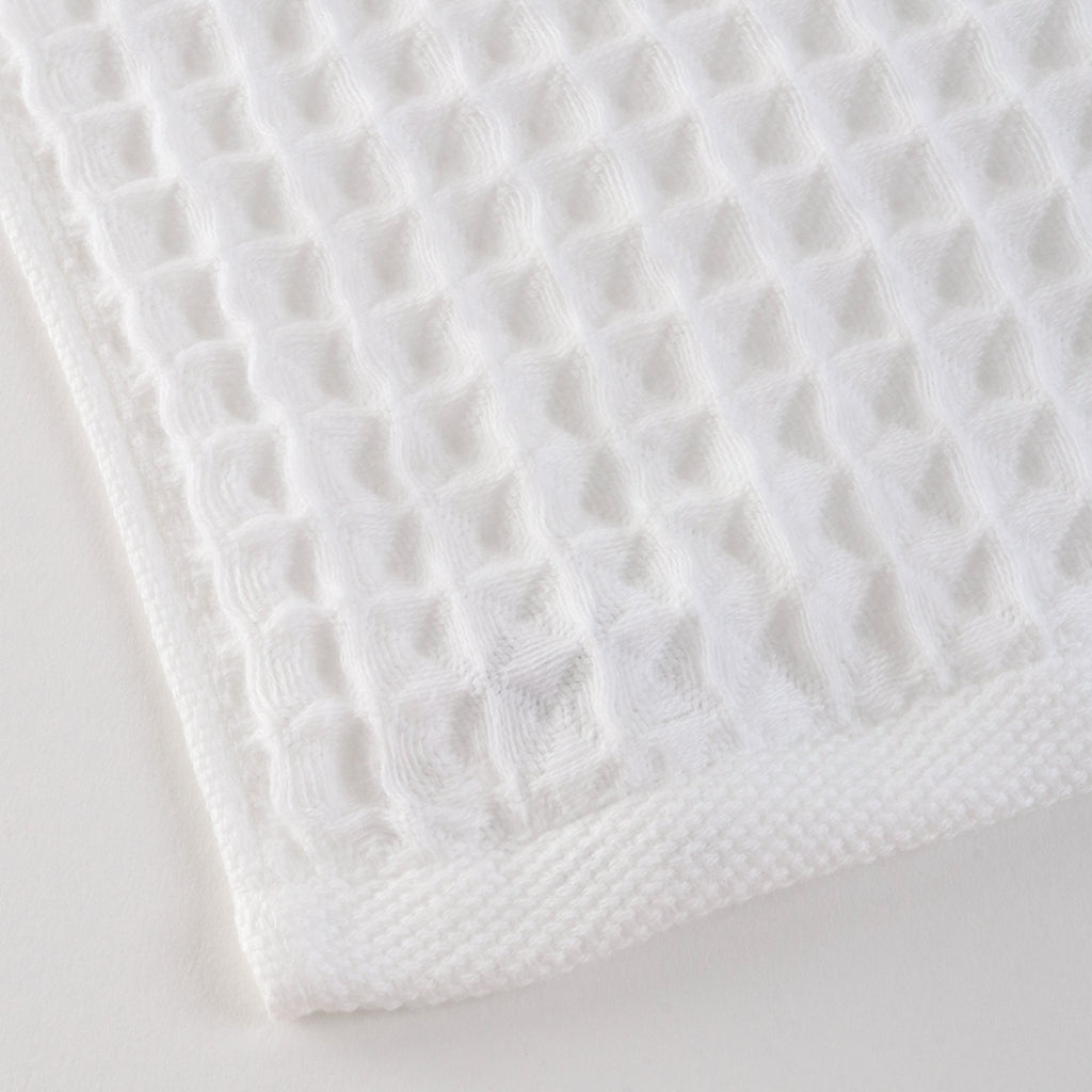 Air Waffle bath towel in White
