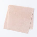 Super Marshmallow small bath towel in Beige