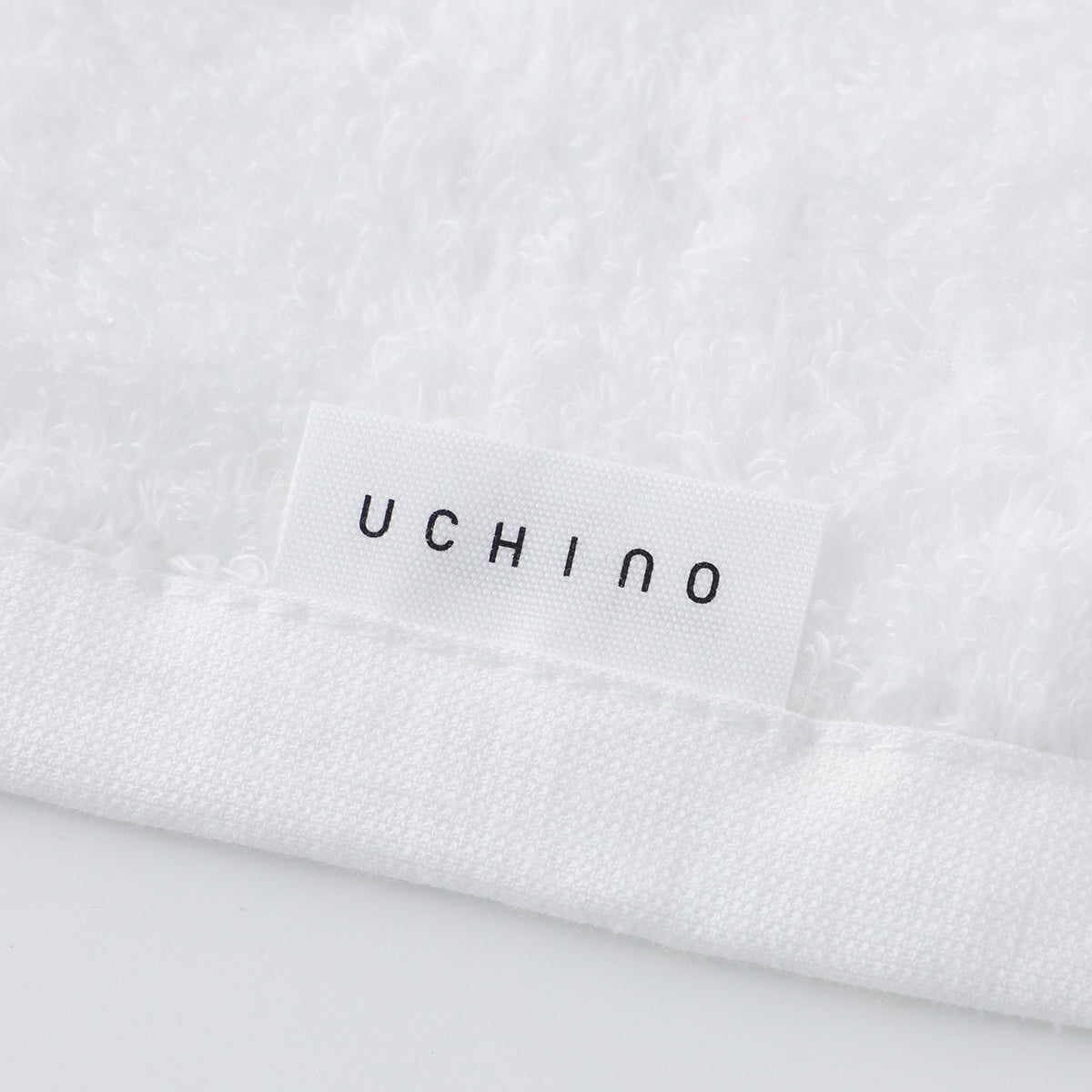 Super Marshmallow small bath towel in White