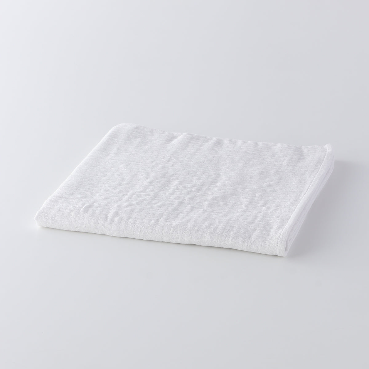 Marshmallow Puff Gauze bath towel in White