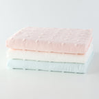Fuwafuwa Gauze Dot bath towel in Blue