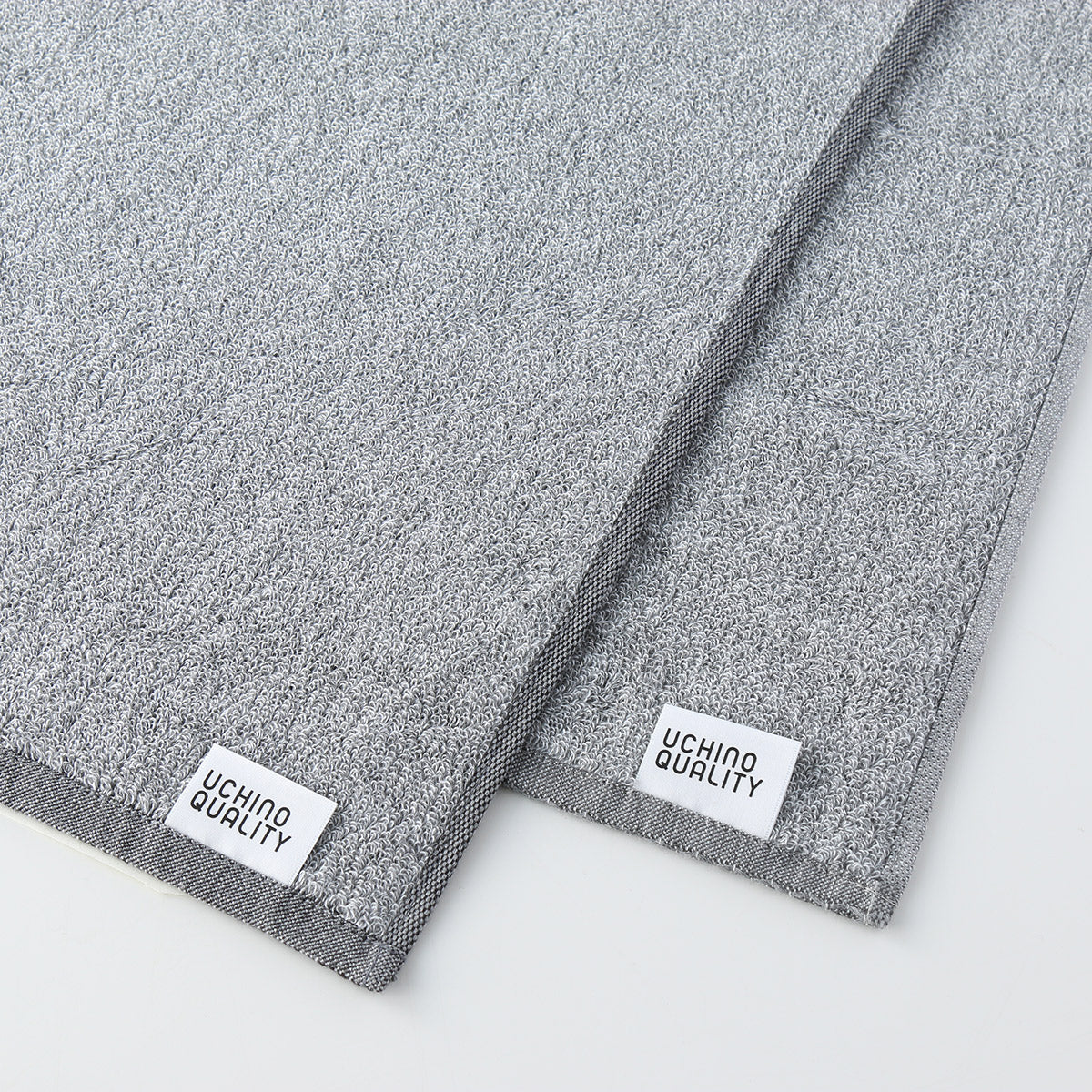 Shijima binchotan bath towel in Grey