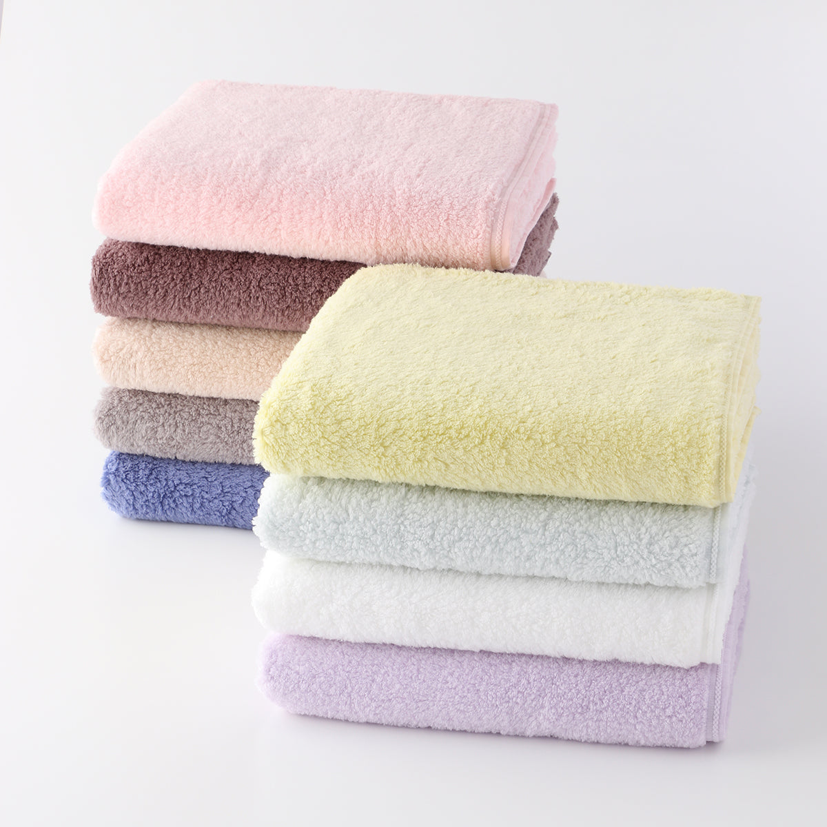 Super Marshmallow bath towel in Blue