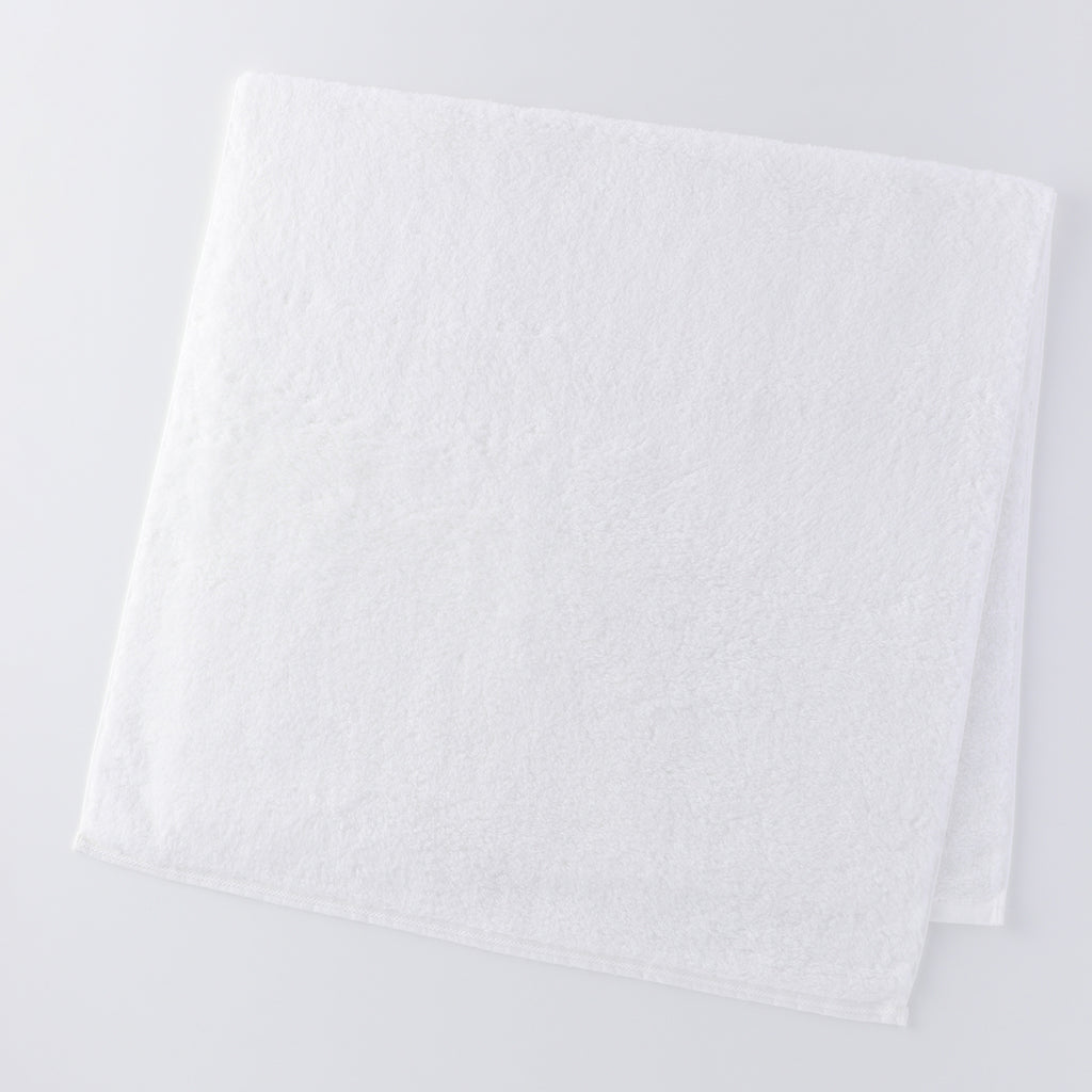 Super Marshmallow bath towel in White
