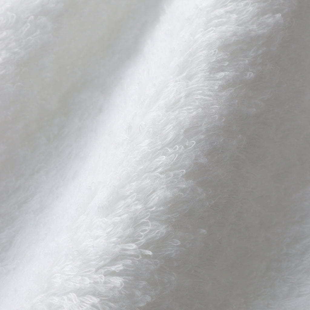 Super Marshmallow bath towel in White