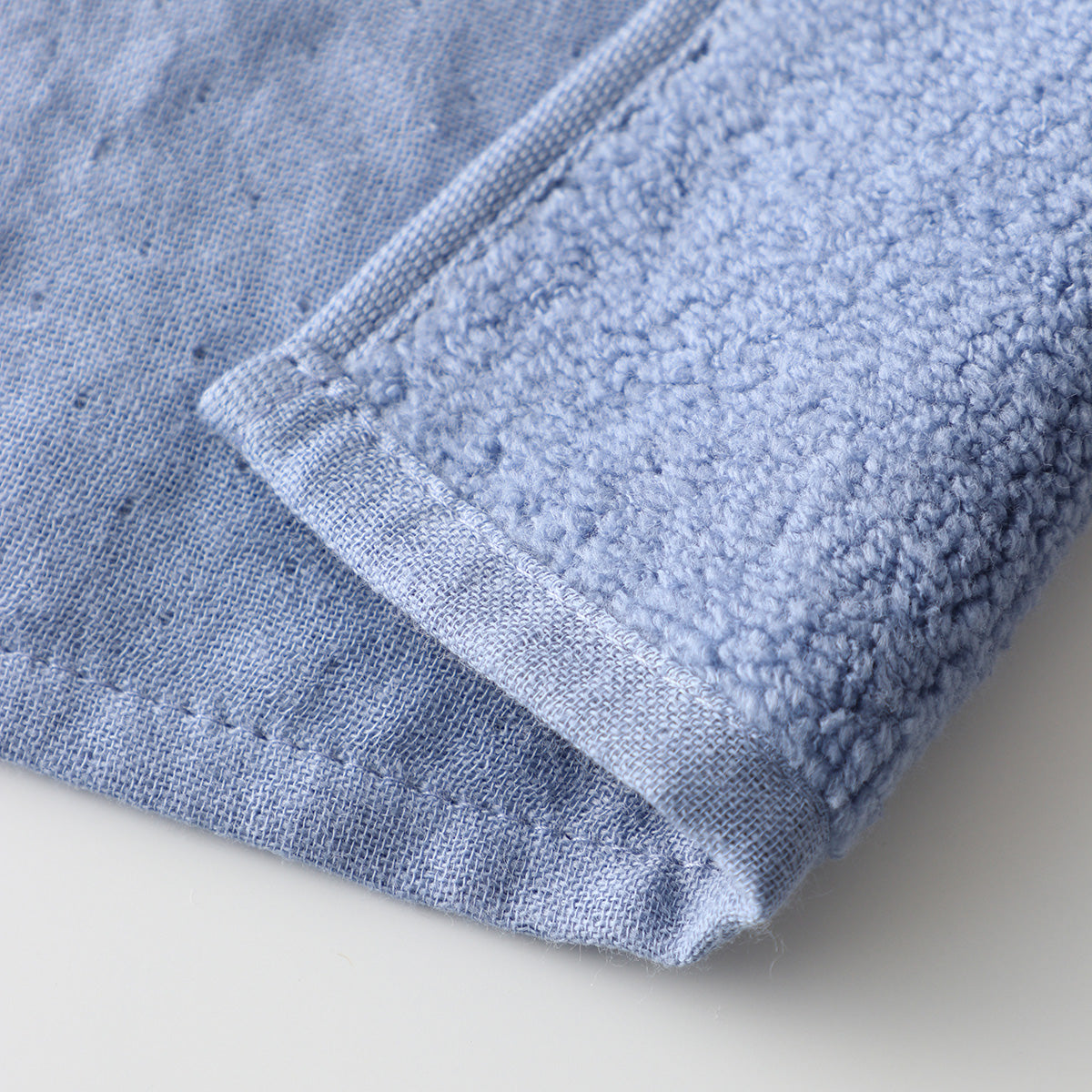 Marshmallow Gauze & Pile bath towel in Blue