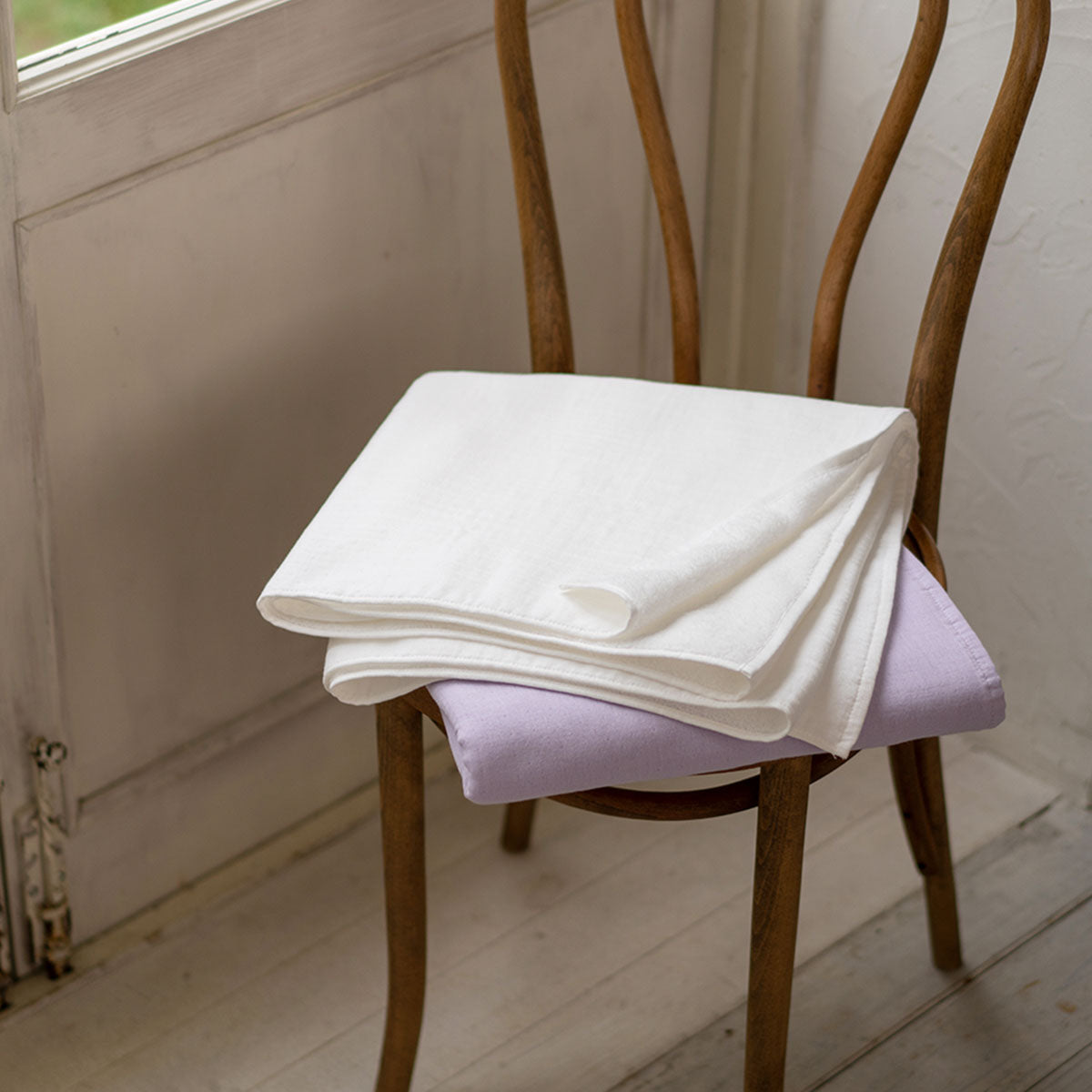 Marshmallow Gauze & Pile bath towel in White