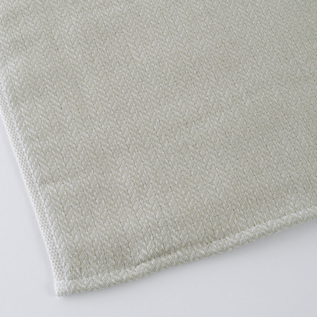 Tea-dyed organic gauze bath towel in Green