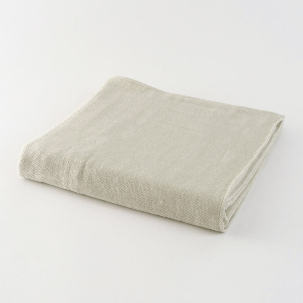Tea-dyed organic gauze bath towel in Green