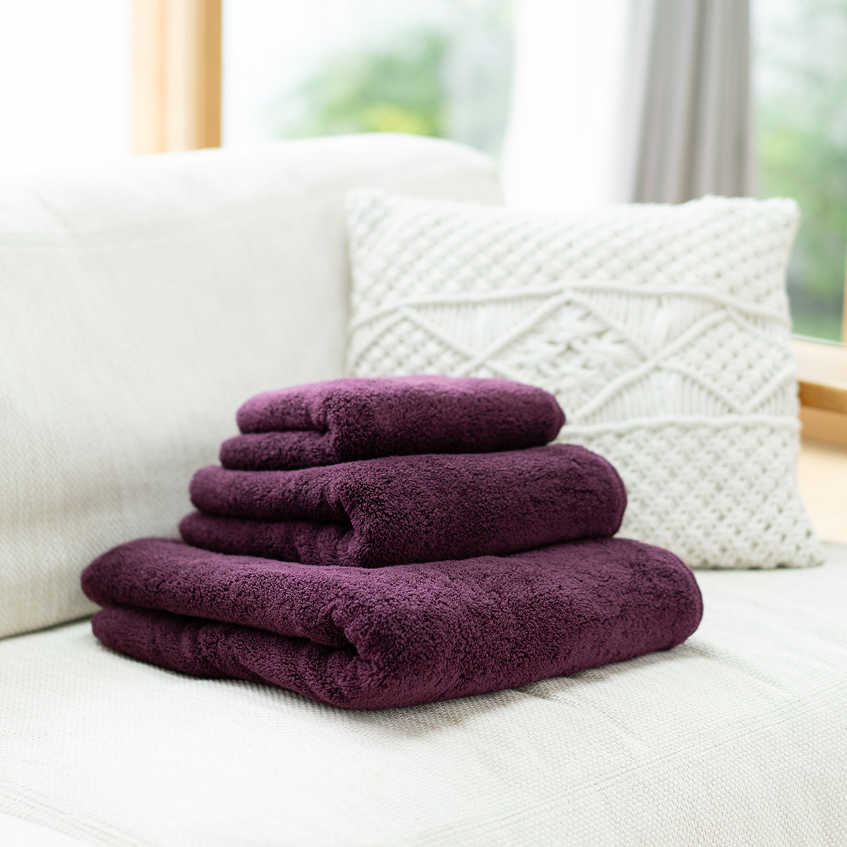 Shiawase Towel small bath towel in Wine