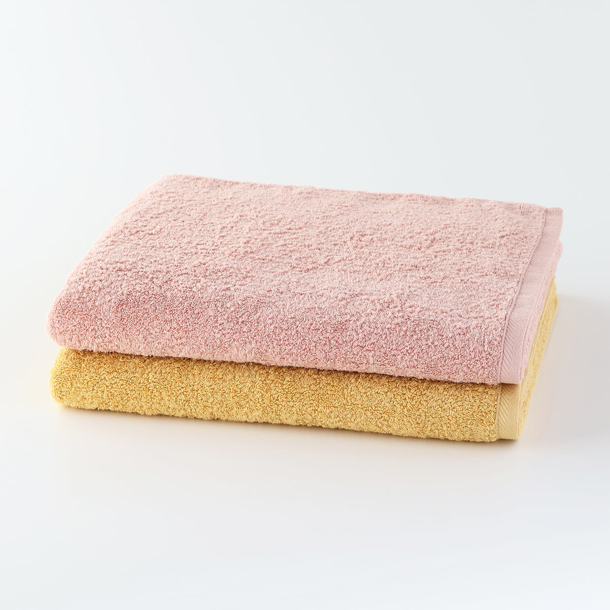 Plant-dyed Organic Pile bath towel in Pink